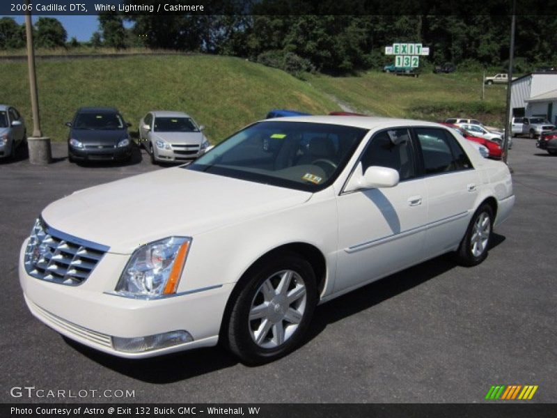 White Lightning / Cashmere 2006 Cadillac DTS