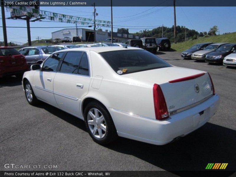 White Lightning / Cashmere 2006 Cadillac DTS
