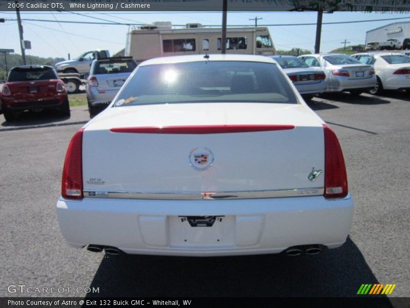 White Lightning / Cashmere 2006 Cadillac DTS