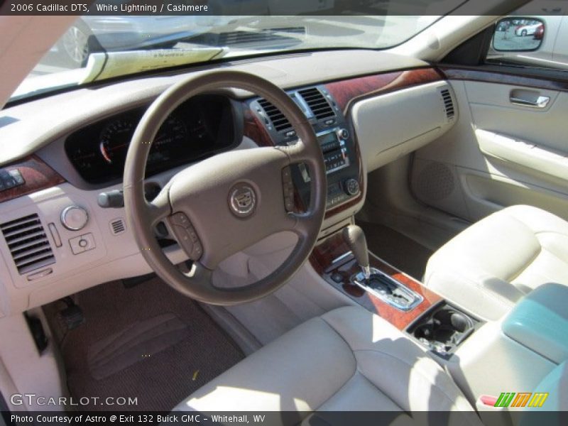 White Lightning / Cashmere 2006 Cadillac DTS