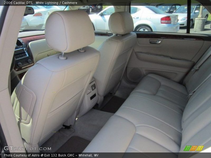 White Lightning / Cashmere 2006 Cadillac DTS