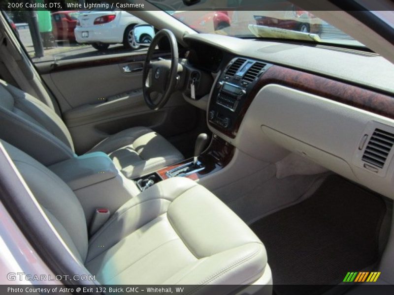 White Lightning / Cashmere 2006 Cadillac DTS