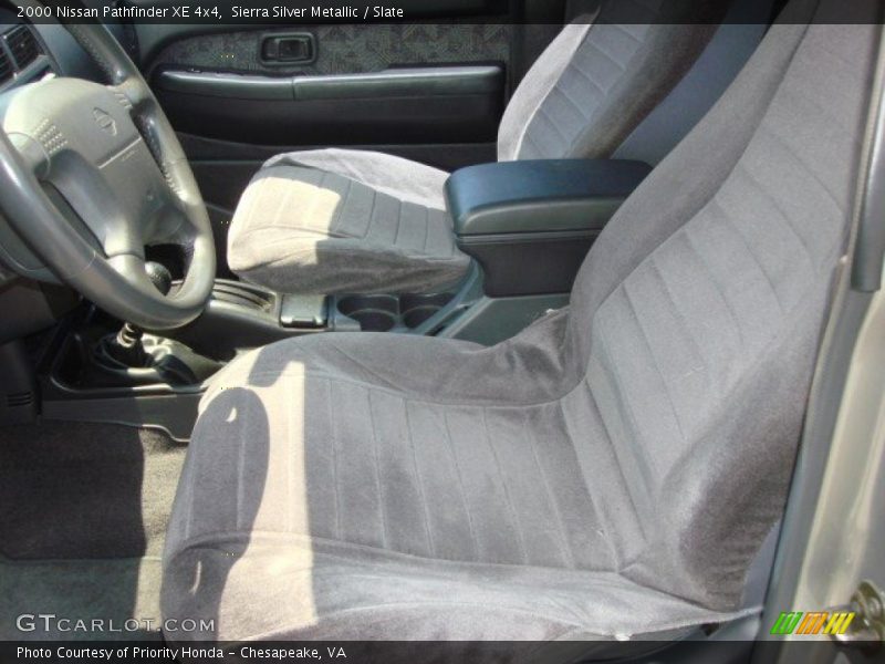 Sierra Silver Metallic / Slate 2000 Nissan Pathfinder XE 4x4