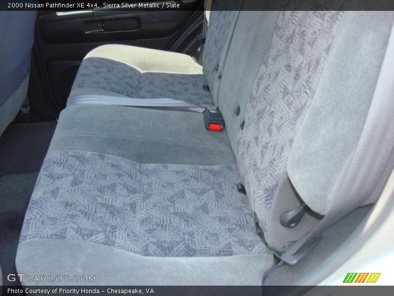 Sierra Silver Metallic / Slate 2000 Nissan Pathfinder XE 4x4