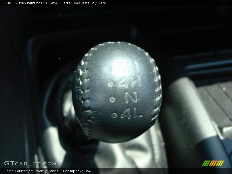 Sierra Silver Metallic / Slate 2000 Nissan Pathfinder XE 4x4