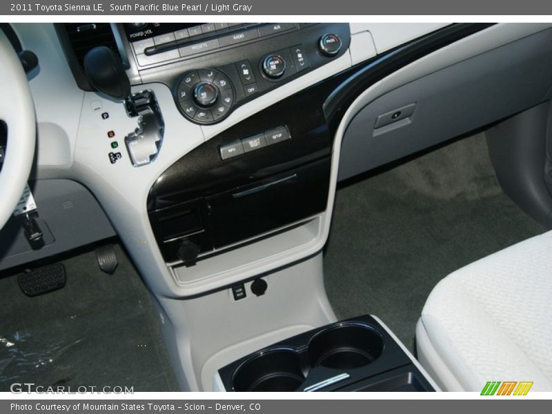 South Pacific Blue Pearl / Light Gray 2011 Toyota Sienna LE