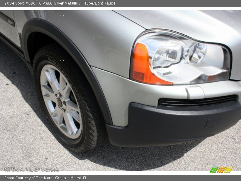 Silver Metallic / Taupe/Light Taupe 2004 Volvo XC90 T6 AWD
