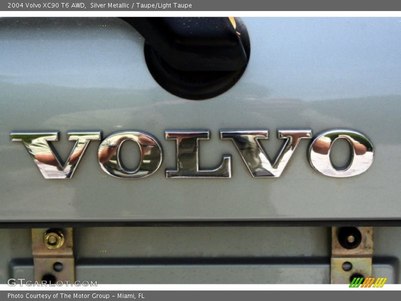 Silver Metallic / Taupe/Light Taupe 2004 Volvo XC90 T6 AWD