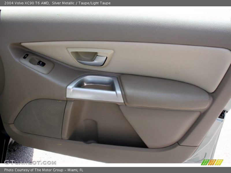 Silver Metallic / Taupe/Light Taupe 2004 Volvo XC90 T6 AWD
