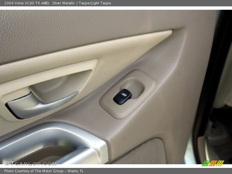 Silver Metallic / Taupe/Light Taupe 2004 Volvo XC90 T6 AWD
