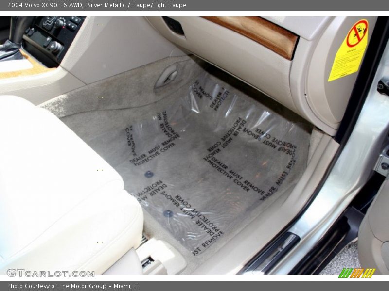 Silver Metallic / Taupe/Light Taupe 2004 Volvo XC90 T6 AWD