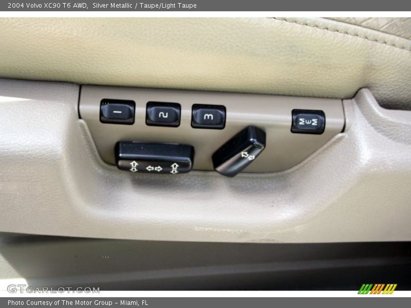 Silver Metallic / Taupe/Light Taupe 2004 Volvo XC90 T6 AWD