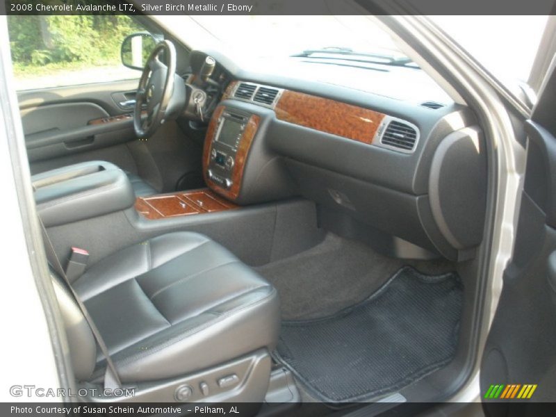 Dashboard of 2008 Avalanche LTZ