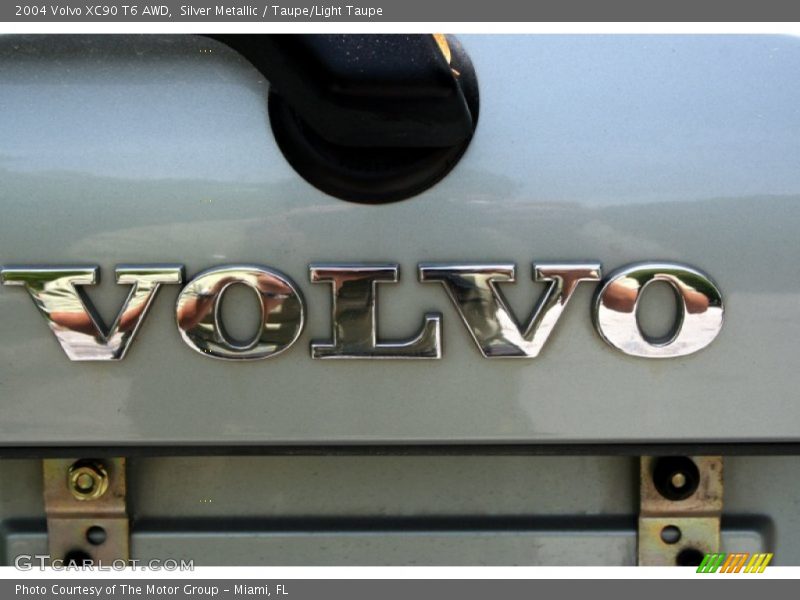 Silver Metallic / Taupe/Light Taupe 2004 Volvo XC90 T6 AWD