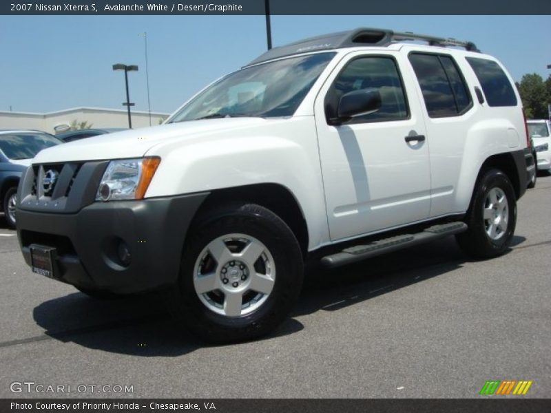 Avalanche White / Desert/Graphite 2007 Nissan Xterra S