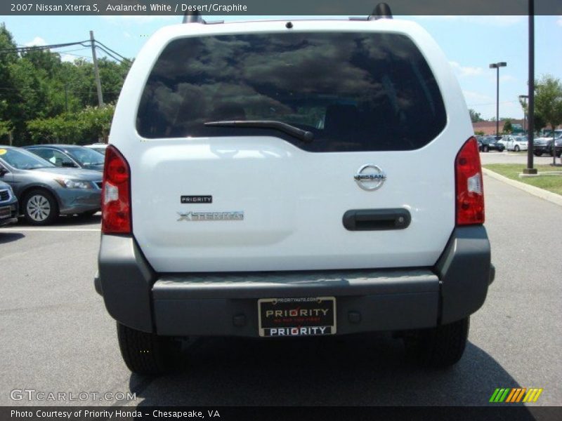 Avalanche White / Desert/Graphite 2007 Nissan Xterra S