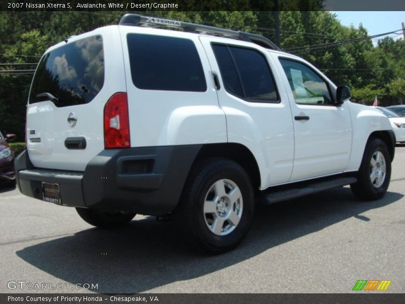Avalanche White / Desert/Graphite 2007 Nissan Xterra S