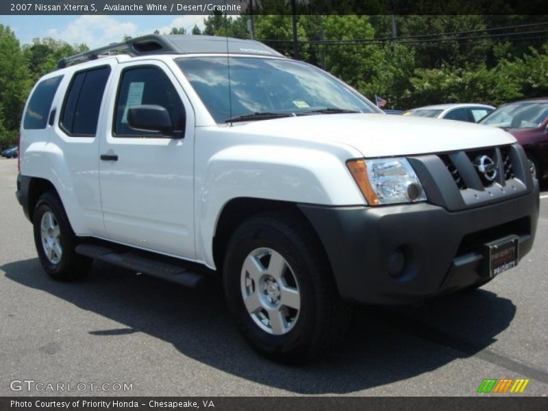 Avalanche White / Desert/Graphite 2007 Nissan Xterra S