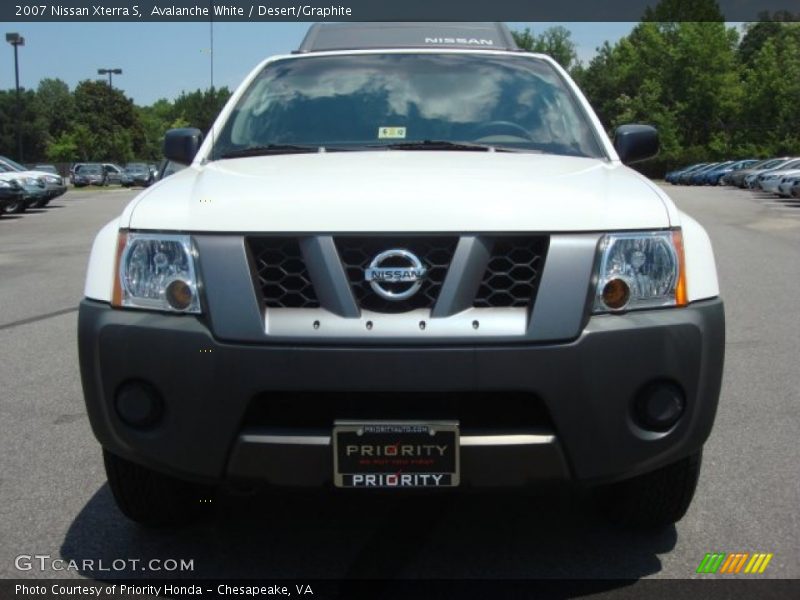 Avalanche White / Desert/Graphite 2007 Nissan Xterra S