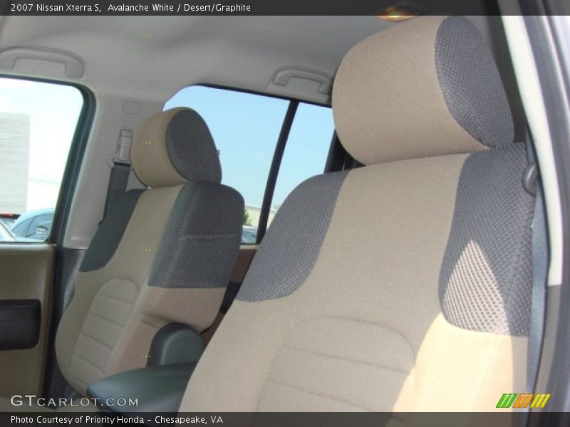 Avalanche White / Desert/Graphite 2007 Nissan Xterra S