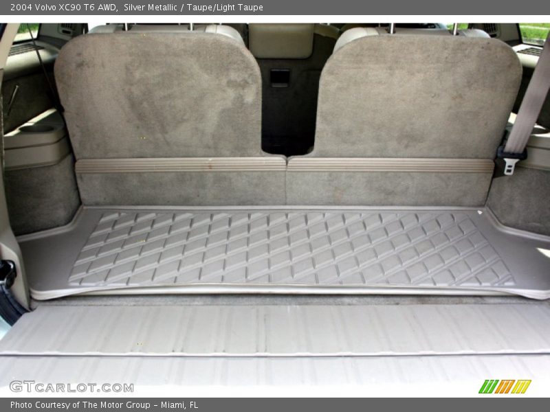 Silver Metallic / Taupe/Light Taupe 2004 Volvo XC90 T6 AWD