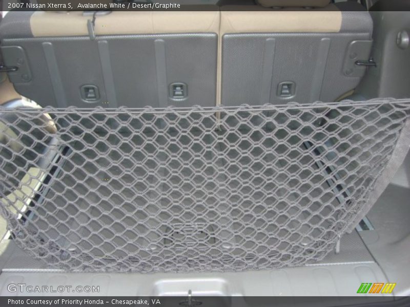 Avalanche White / Desert/Graphite 2007 Nissan Xterra S