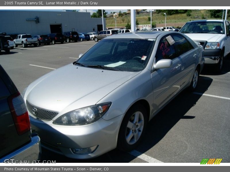 Lunar Mist Metallic / Dark Gray 2005 Toyota Camry SE