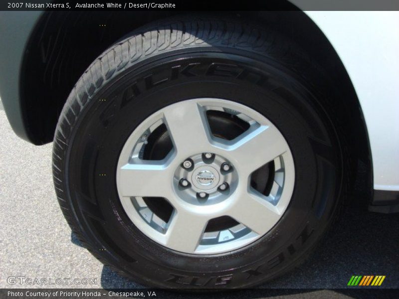 Avalanche White / Desert/Graphite 2007 Nissan Xterra S
