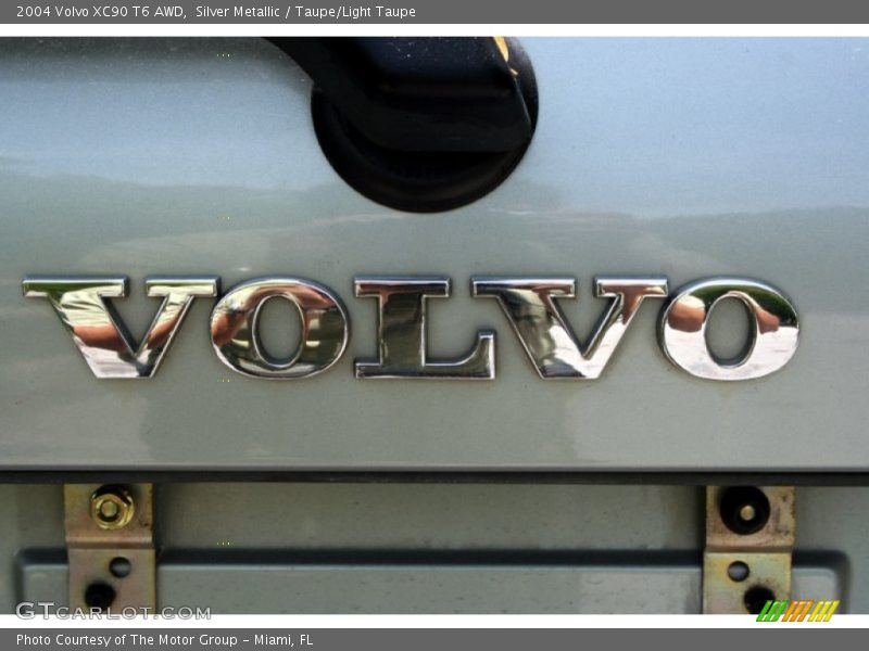 Silver Metallic / Taupe/Light Taupe 2004 Volvo XC90 T6 AWD
