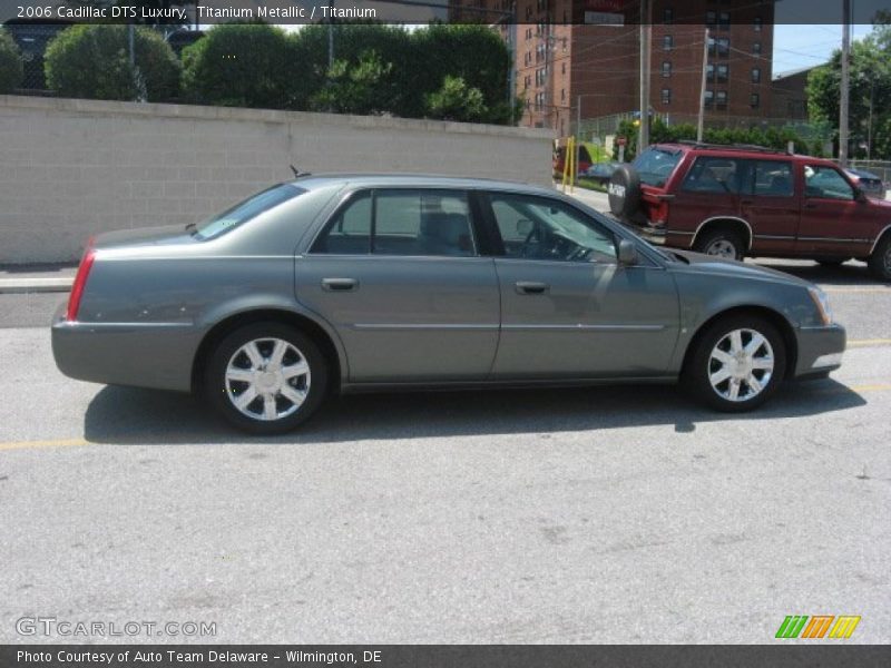 Titanium Metallic / Titanium 2006 Cadillac DTS Luxury