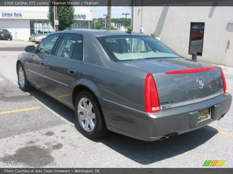 Titanium Metallic / Titanium 2006 Cadillac DTS Luxury