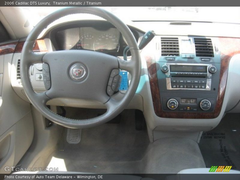 Titanium Metallic / Titanium 2006 Cadillac DTS Luxury