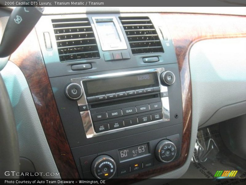 Titanium Metallic / Titanium 2006 Cadillac DTS Luxury