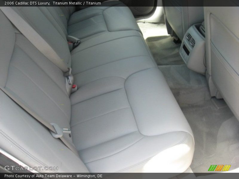 Titanium Metallic / Titanium 2006 Cadillac DTS Luxury