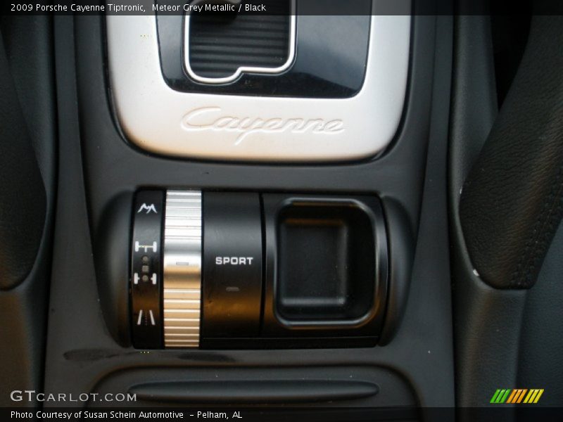 Controls of 2009 Cayenne Tiptronic