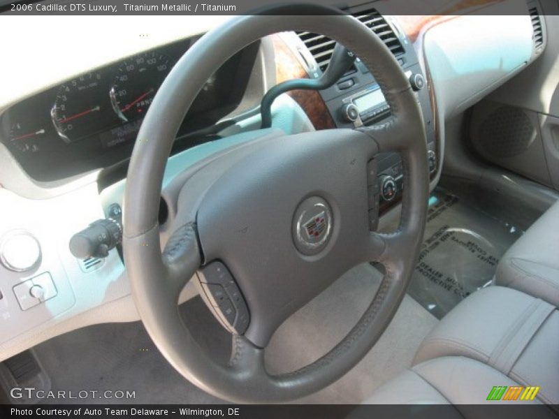 Titanium Metallic / Titanium 2006 Cadillac DTS Luxury