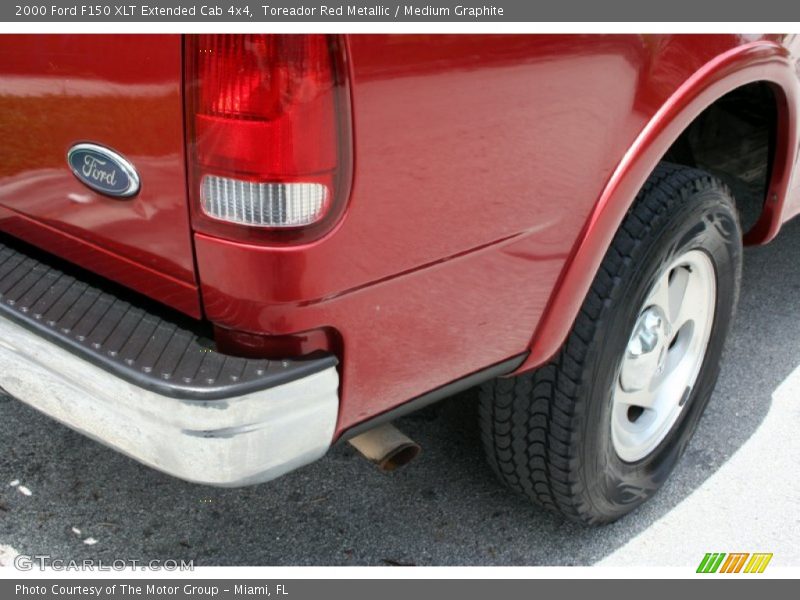 Toreador Red Metallic / Medium Graphite 2000 Ford F150 XLT Extended Cab 4x4