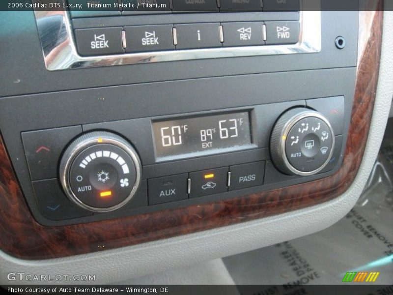 Titanium Metallic / Titanium 2006 Cadillac DTS Luxury