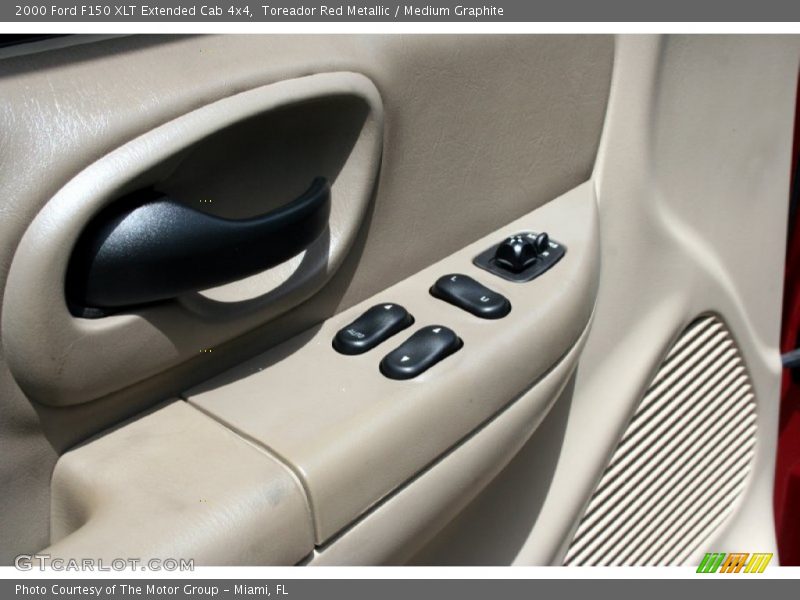 Toreador Red Metallic / Medium Graphite 2000 Ford F150 XLT Extended Cab 4x4