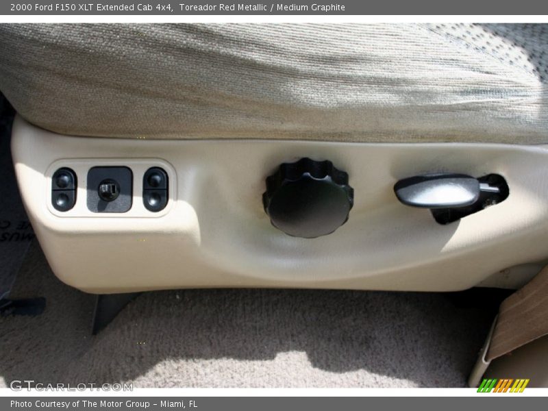 Toreador Red Metallic / Medium Graphite 2000 Ford F150 XLT Extended Cab 4x4