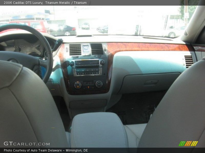 Titanium Metallic / Titanium 2006 Cadillac DTS Luxury