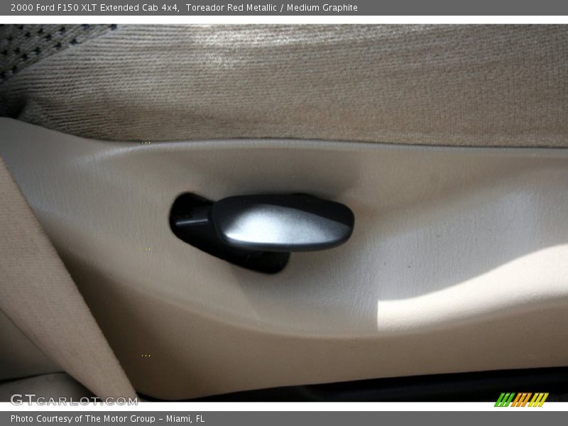 Toreador Red Metallic / Medium Graphite 2000 Ford F150 XLT Extended Cab 4x4