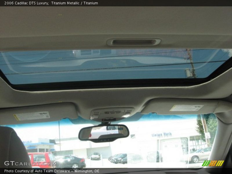 Titanium Metallic / Titanium 2006 Cadillac DTS Luxury