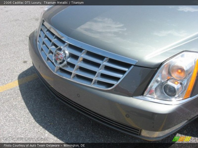 Titanium Metallic / Titanium 2006 Cadillac DTS Luxury