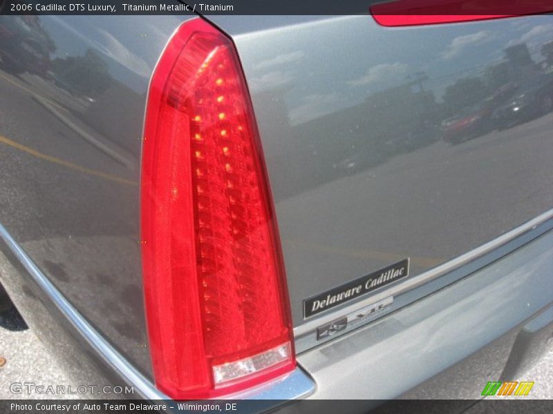 Titanium Metallic / Titanium 2006 Cadillac DTS Luxury