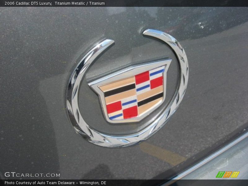 Titanium Metallic / Titanium 2006 Cadillac DTS Luxury