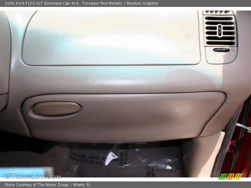 Toreador Red Metallic / Medium Graphite 2000 Ford F150 XLT Extended Cab 4x4