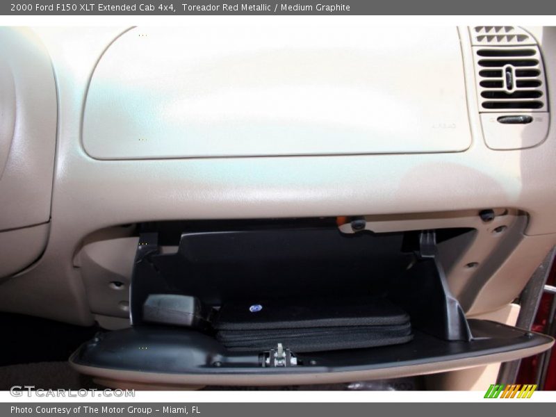 Toreador Red Metallic / Medium Graphite 2000 Ford F150 XLT Extended Cab 4x4