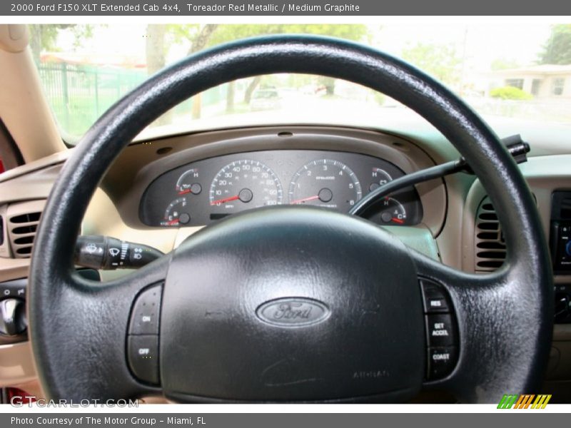 Toreador Red Metallic / Medium Graphite 2000 Ford F150 XLT Extended Cab 4x4