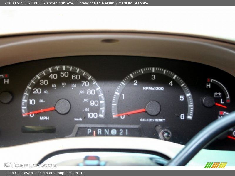 Toreador Red Metallic / Medium Graphite 2000 Ford F150 XLT Extended Cab 4x4